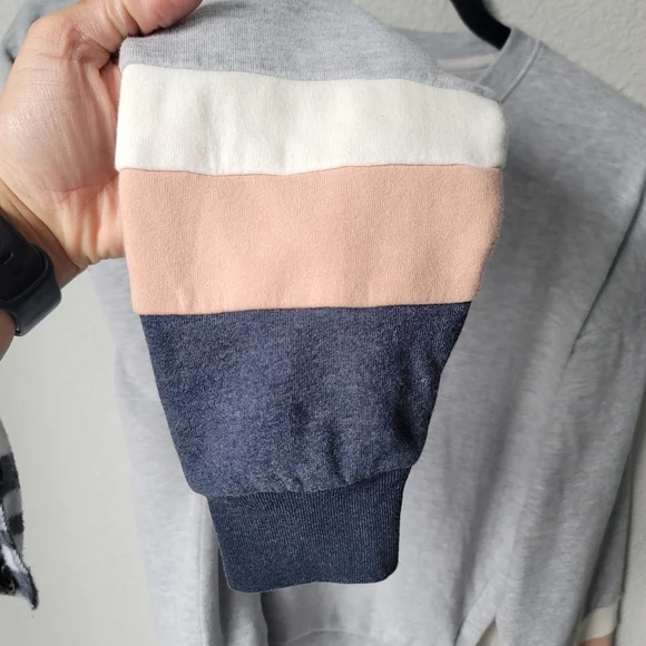 American Eagle Colorblock Sleeve Sweatshirt Size Small Color Grey - Picture 3 of 6